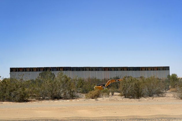 450 Miles of Border Wall by Next Year In Arizona, it Begins