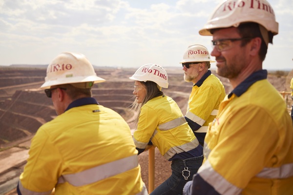 Moody's forecasts steady iron ore pricing