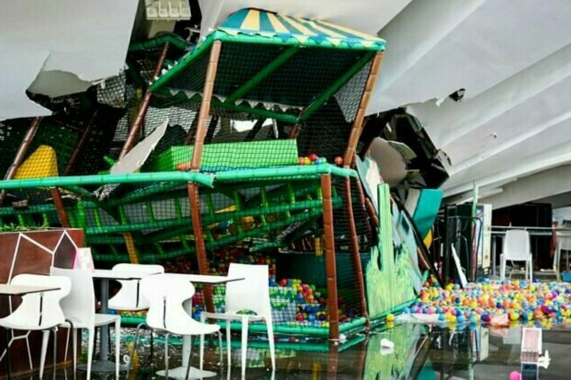 6 dead, 78 injured after roof of Peru shopping mall collapses