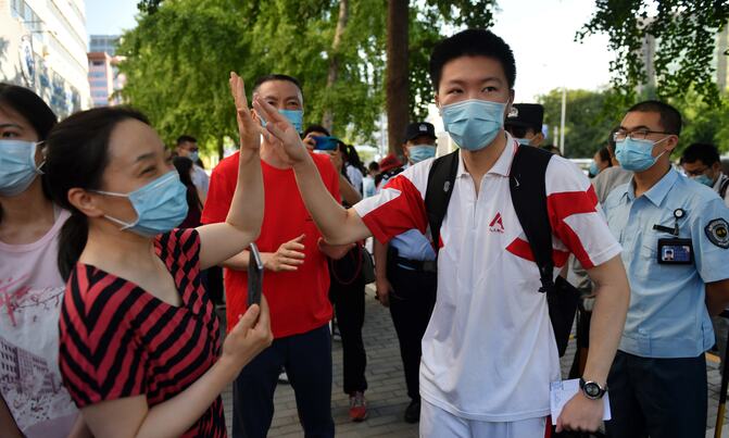 Beijing reports zero virus cases for first time since new outbreak Beijing reports zero virus cases for first time since new outbreak