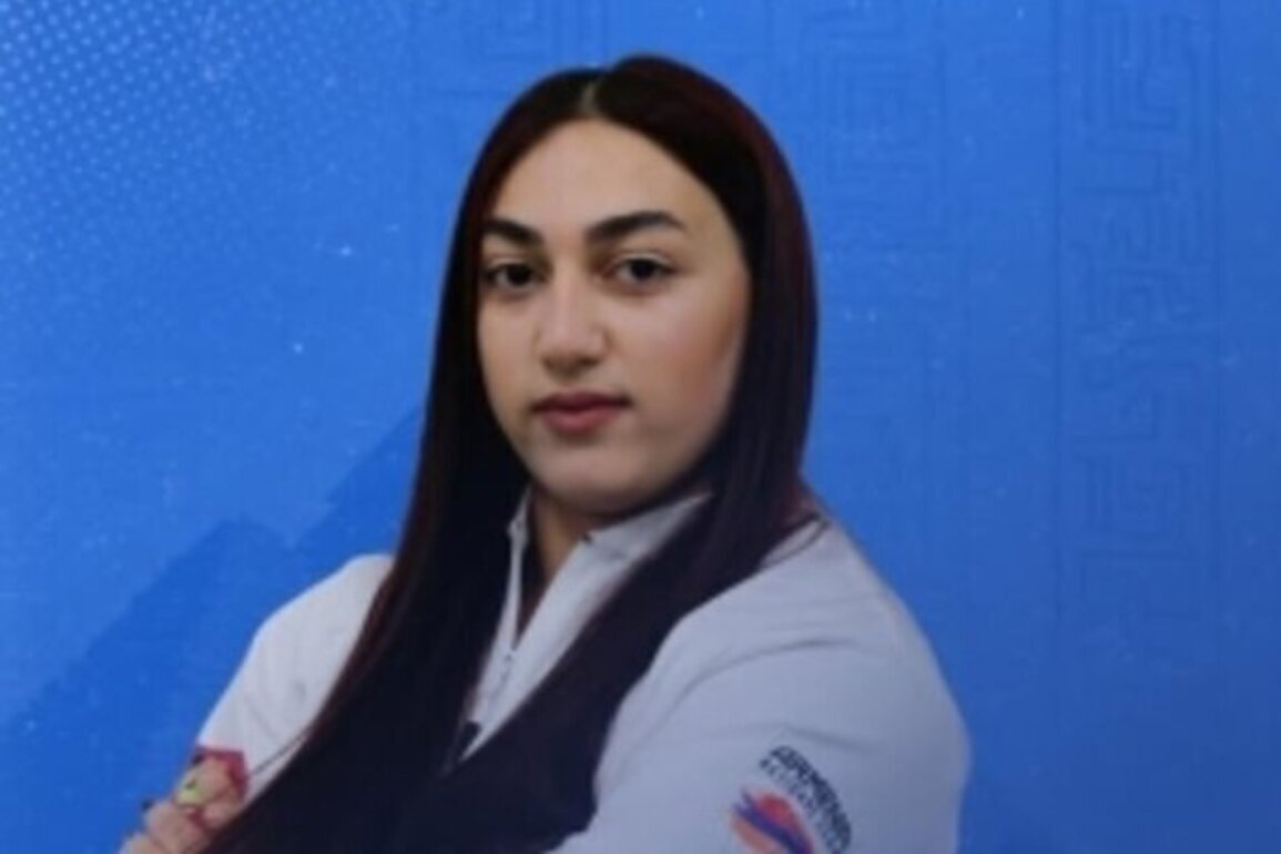 Armenian weightlifter tops junior world event