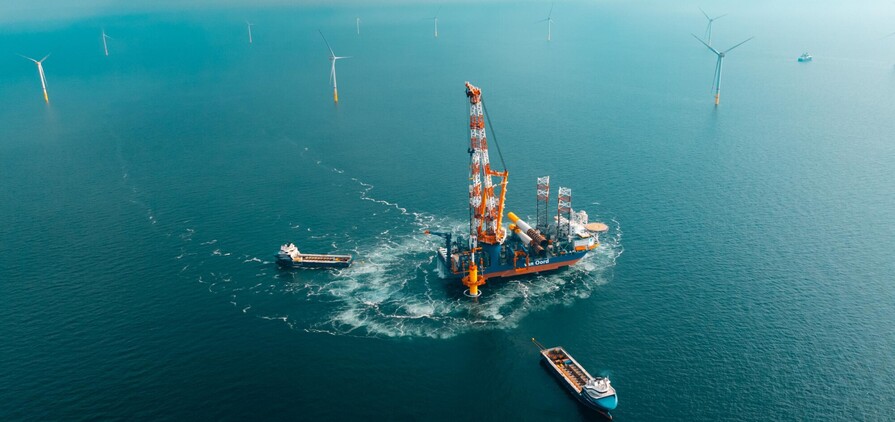 Hydrohammer IQ6 in action alongside Van Oord’s offshore installation vessel Boreas during the foundation installation campaign for Nordseecluster A