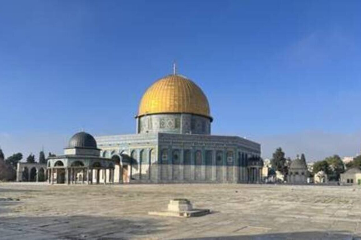 Israel refuses to open Al-Aqsa Mosque for end of Ramadan (VIDEOS)