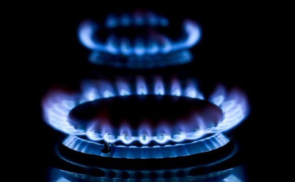 Soaring gas prices blamed, as fresh analysis predicts households energy bills to top £3,000