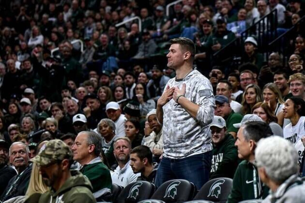 Michigan State alum Paul Davis apologizes for behavior at game