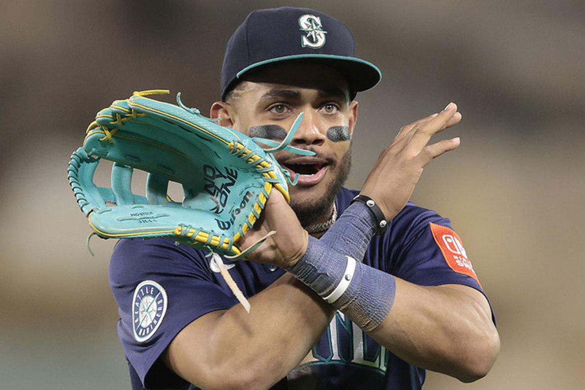 Julio robs HR, but Seattle Mariners losing streak hits 4
