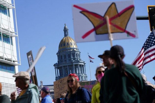March on Trump protesters. Prolonged, mass protests can  and have  succeeded (Letters)
