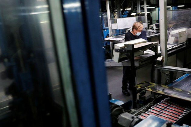 Hong Kong&#039;s Apple Daily Braces For More Raids