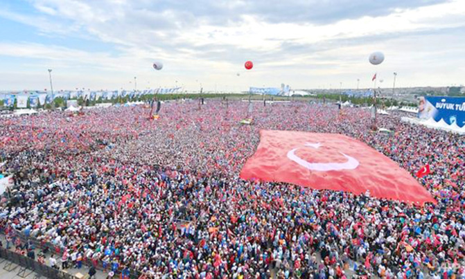 Erdogan faces biggest challenge in tight Turkey polls Erdogan faces biggest challenge in tight Turkey polls