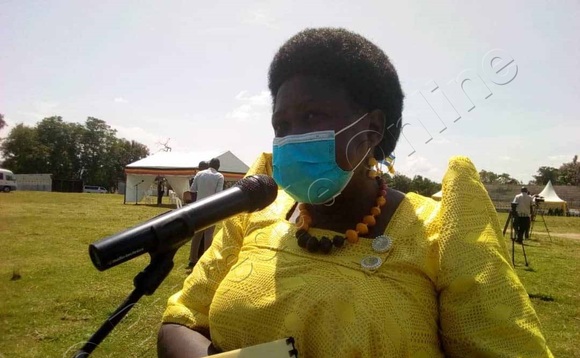 Minisita Kaducu ng'ayogera e Moyo. Minisita Kaducu ng'ayogera e Moyo.
