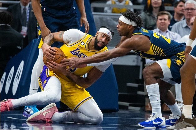 Anthony Davis' late-game heroics help Lakers stun Pacers