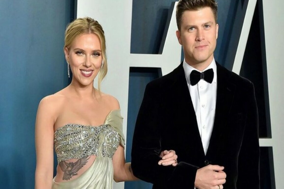 "I think it's going to be okay": Colin Jost on Jonathan Bailey kissing his wife Scarlett Johansson