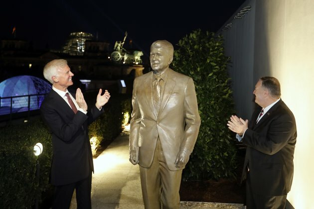 Americans, Germans Remember Fall of Berlin Wall as Turning Point