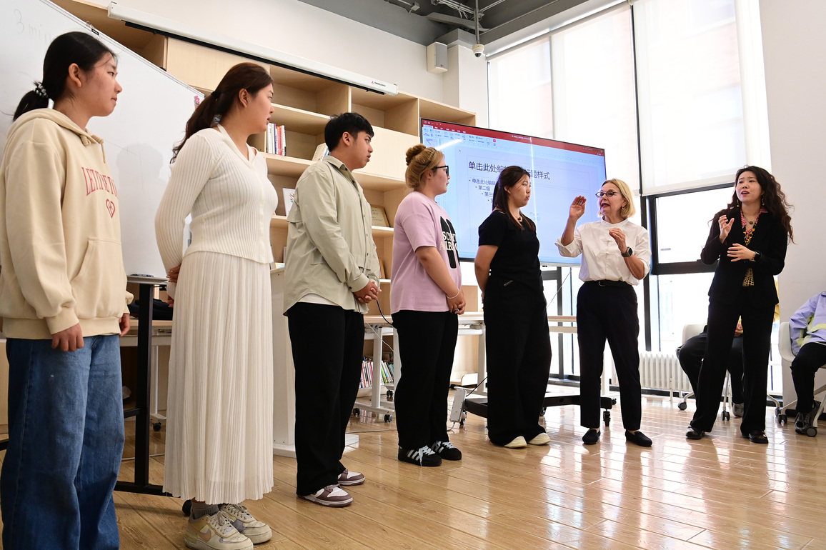 "Laowai" in China | Croatian drama artist inspires students in Xi'an with unique teaching method