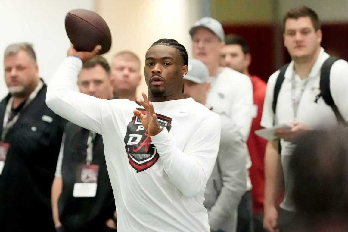 Las Vegas Raiders Predicted To Draft QB With Insane Upside In 3rd Round - Yardbarker