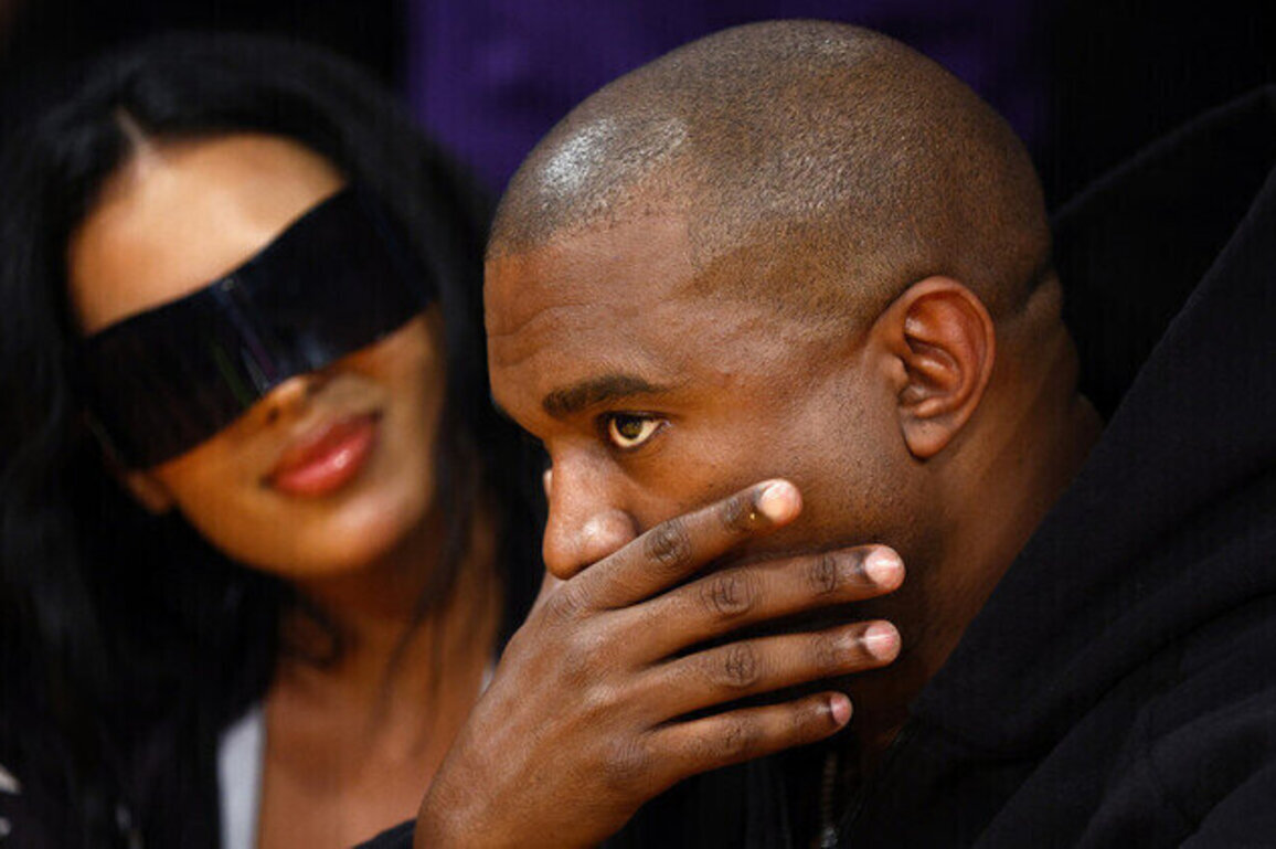 Dutch lawmakers call for Kanye West entry ban