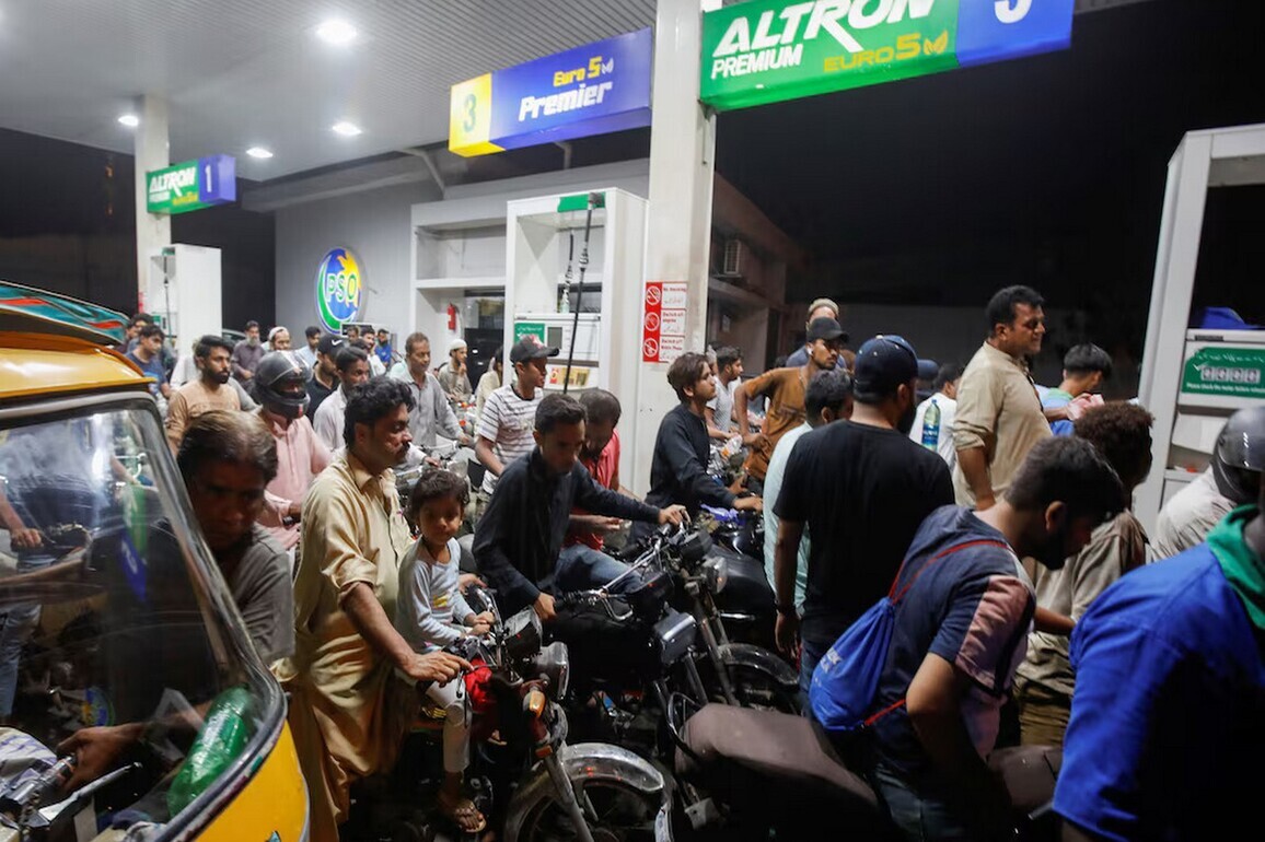 "Economic oppression": Public outcry in Rawalpindi, Islamabad as petrol hits PKR 459 per litre