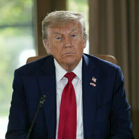 Trump warns everyone to flee Tehran