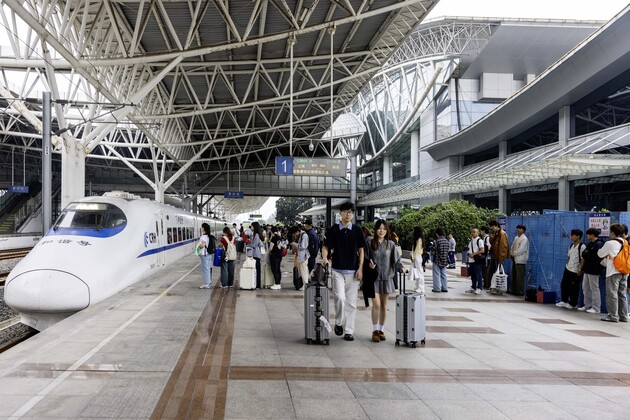 #CHINA-NATIONAL DAY HOLIDAY TRAVEL RUSH-BEGINNING (CN)