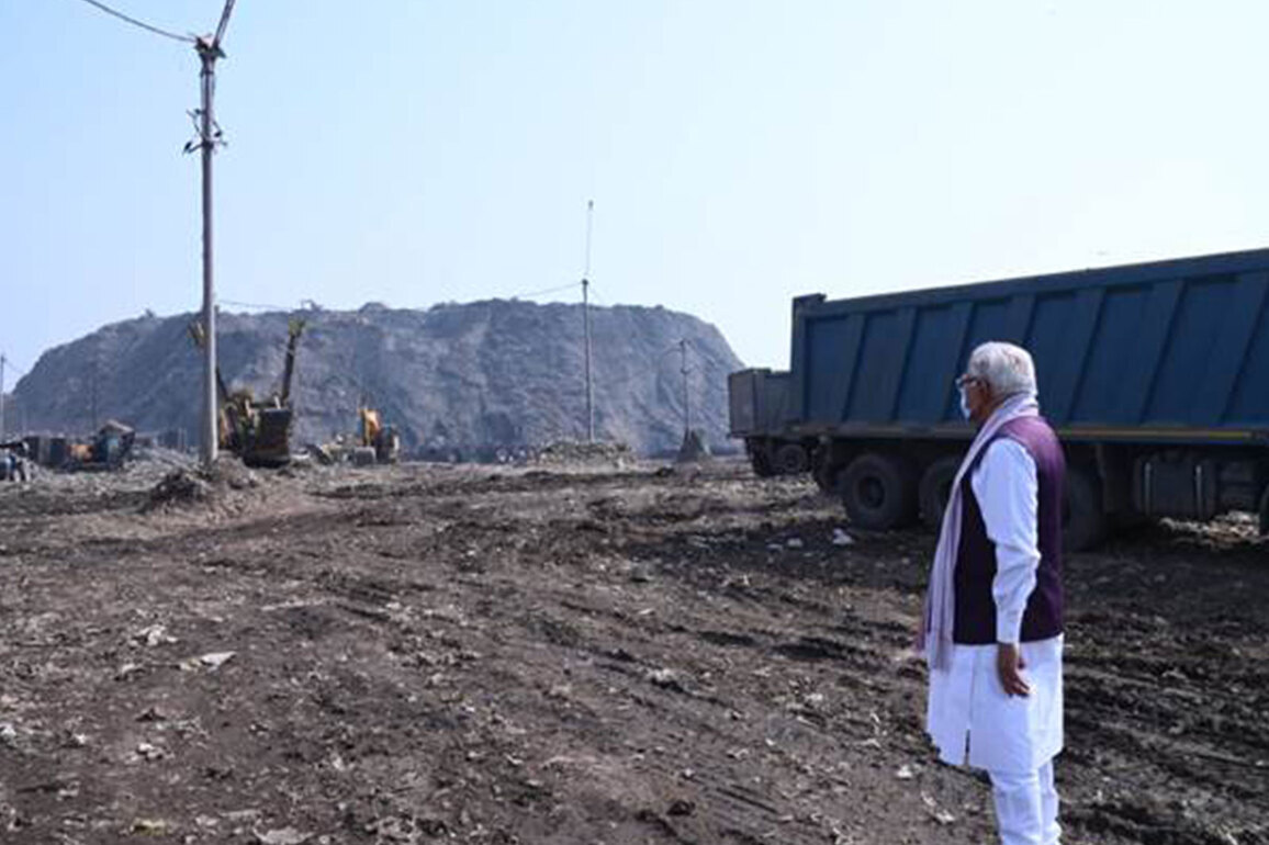 Union Minister Manohar Lal reviews progress of Bhalswa Dumpsite remediation