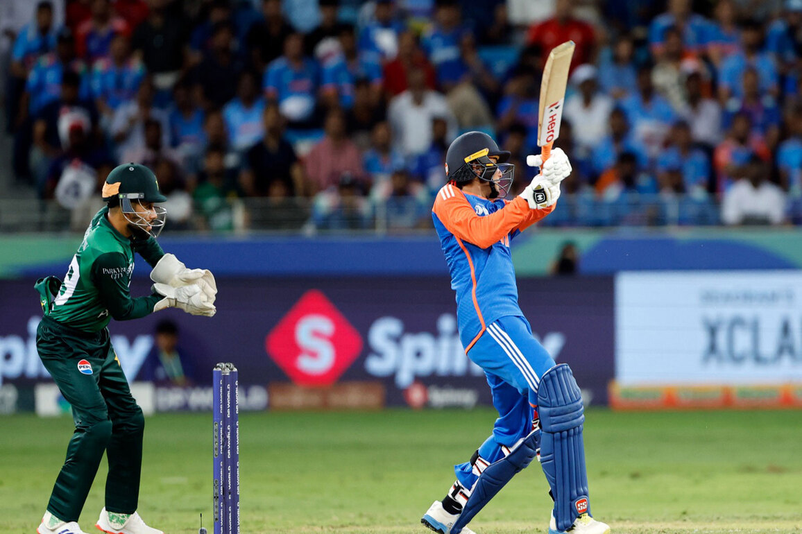 "Papa iss se bhi tez karayo": Abhishek Sharma's father on son facing 150 mph deliveries during training as U16 player