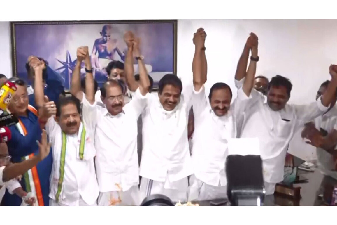Keralam: Congress leaders celebrate as UDF heads towards return to power after 10-year drought