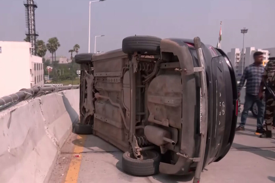 Bihar: Car overturns at Patna airport terminal building, no casualties