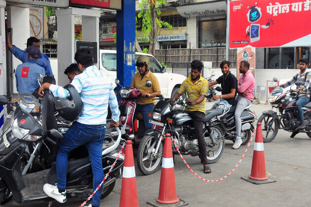 Petrol prices could have hit Rs 125/Litre without ethanol blending, says Govt