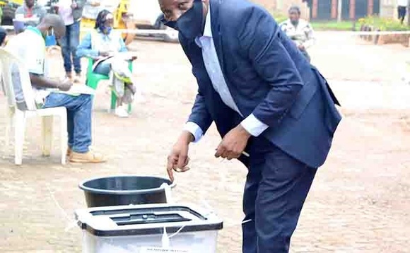 Kiyemba ng'akuba akalulu. Kiyemba ng'akuba akalulu.