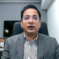 Share markets may remain in pressure for next few quarters amid crude and AI risks: Axis Direct's Rajesh Palviya