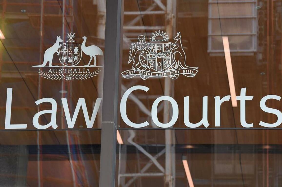 Teacher's aide 'pretended' to be girl in teen sex chats