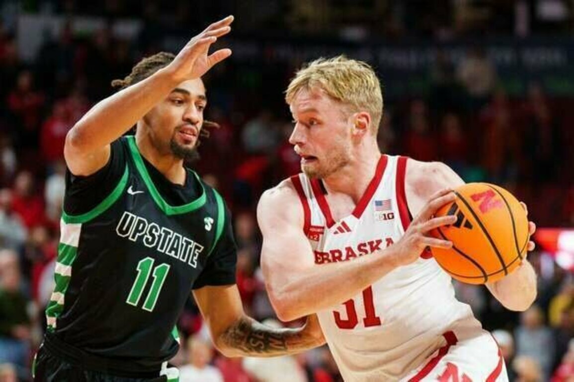 Nebraska runs overall winning streak to a dozen, edges USC Upstate