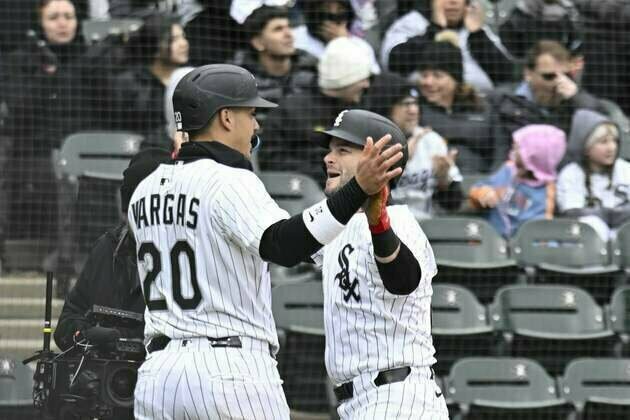 White Sox top Twins with six no-hit innings from Martin Perez