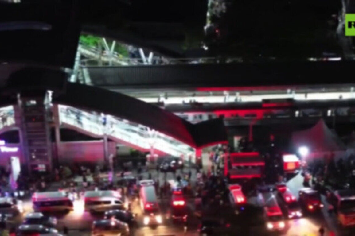 Train crash kills 15 in Indonesia (VIDEO)