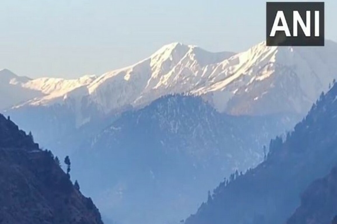 J-K: Bhalesa region in Doda looks stunning as sun shines after two days of continuous snowfall