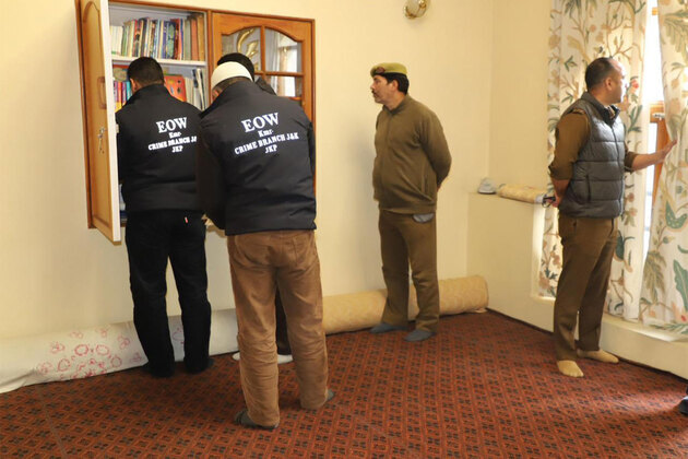 EOW Kashmir conducts house searches in COVID-era procurement fraud case, huge amounts siphoned off