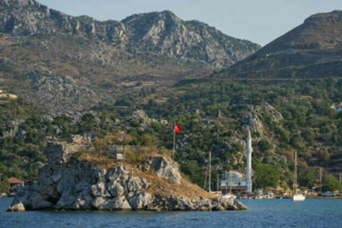 Turkish Mediterranean coast rattled by 5.8-magnitude quake (VIDEOS)