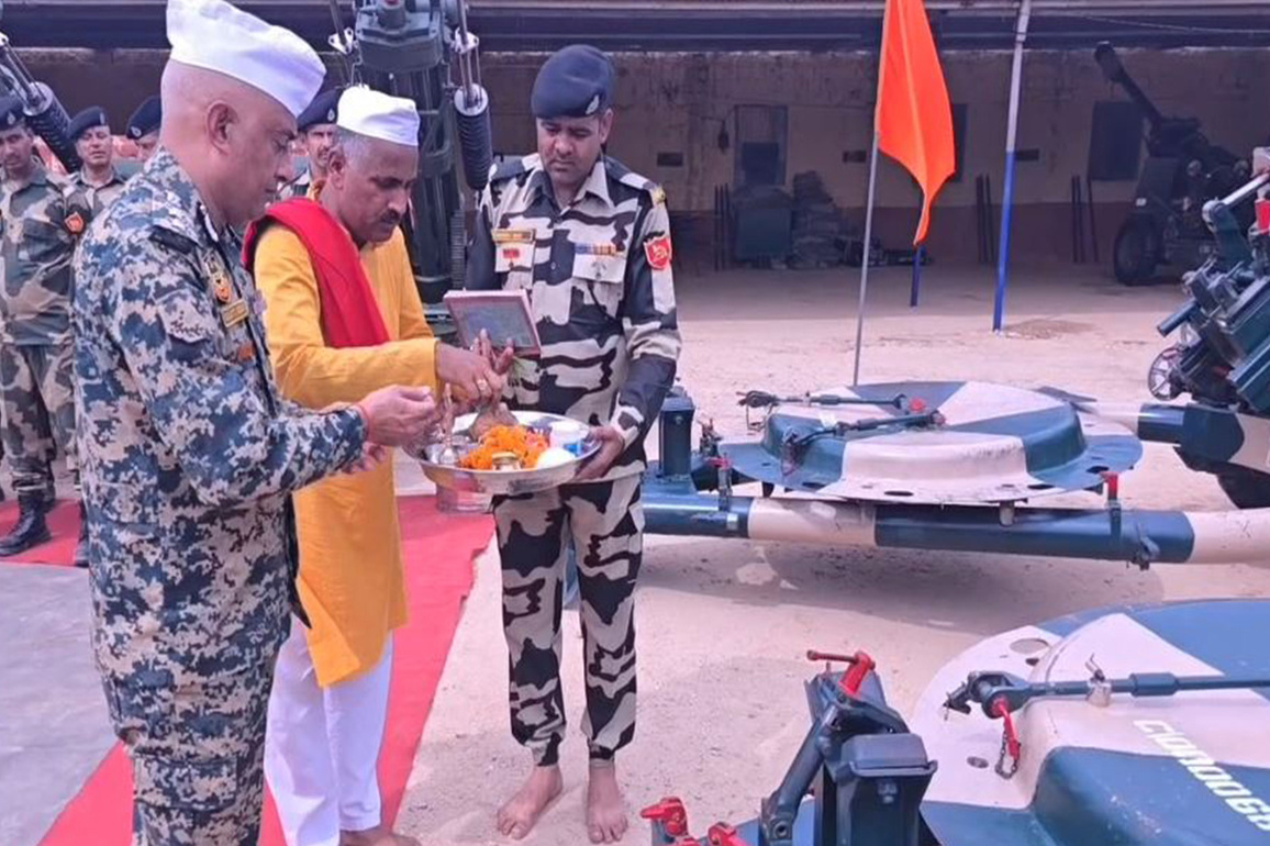 BSF Performs 'Shashtra Pooja' for weapons on India-Pakistan Border on Vijayadashmi