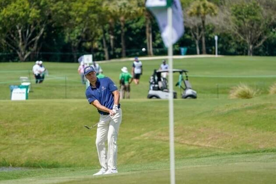 Ben Crane leads Insperity Invitational seeking first Champions win