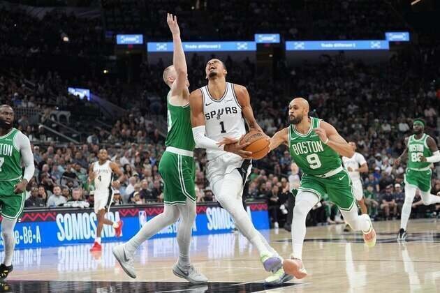 Victor Wembanyama's 39-point double-double leads Spurs past Celtics