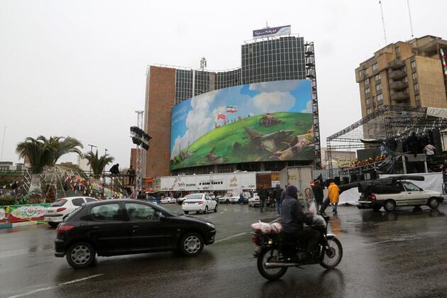 Iran, Russia hold joint drill as Trump hints at 15-day deadline