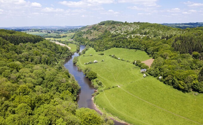 More than 4,000 River Wye residents and businesses have taken their pollution fight to the High Court