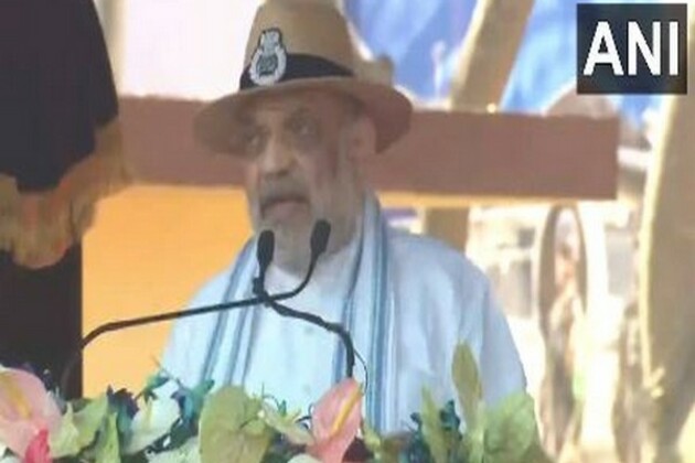 "Introduce medical and engineering courses in Tamil," Amit Shah tells Tamil Nadu CM amidst three language row