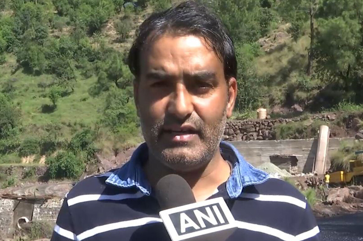 "It will bring development..." PMGSY engineer assures easy travel in Rajouri