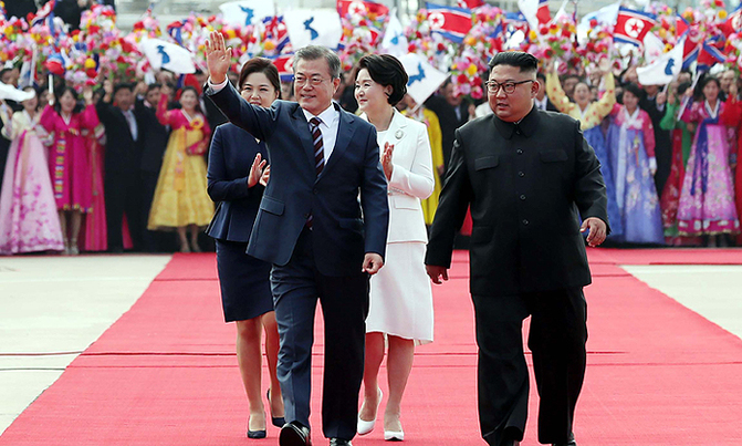 S. Korean leader arrives in Pyongyang for summit S. Korean leader arrives in Pyongyang for summit