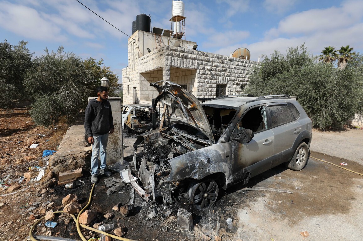 MIDEAST-WEST BANK-RAMALLAH-BURNT CAR
