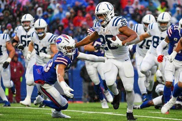 NFL roundup: Jonathan Taylor scores five times as Colts blast Bills