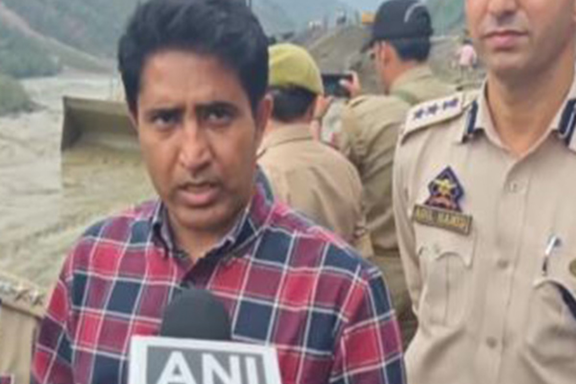 J&K: Ramban Deputy Commissioner urges people to follow travel advisory following Jammu-Srinagar NH closure