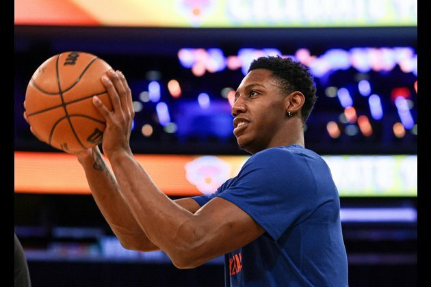 Streaking Knicks set to visit slumping Hawks