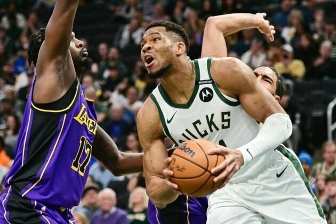 Four Bucks exceed 20 points in win over slumping Lakers